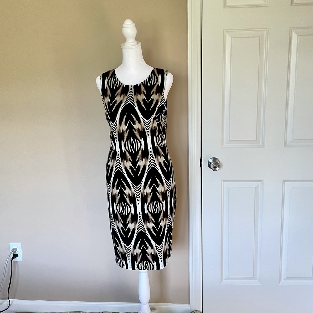 Dress - Picture 3 of 5